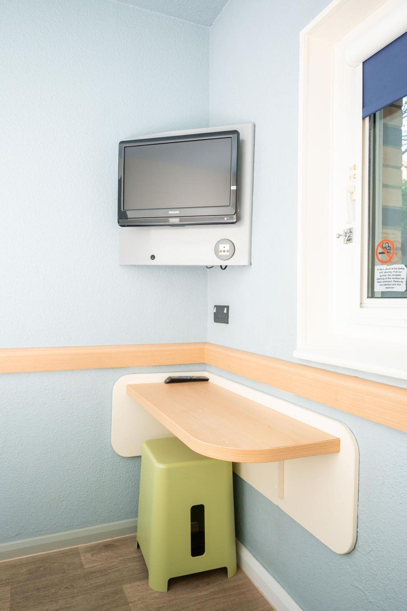 ברקינג Ibis Budget London Barking מראה חיצוני תמונה