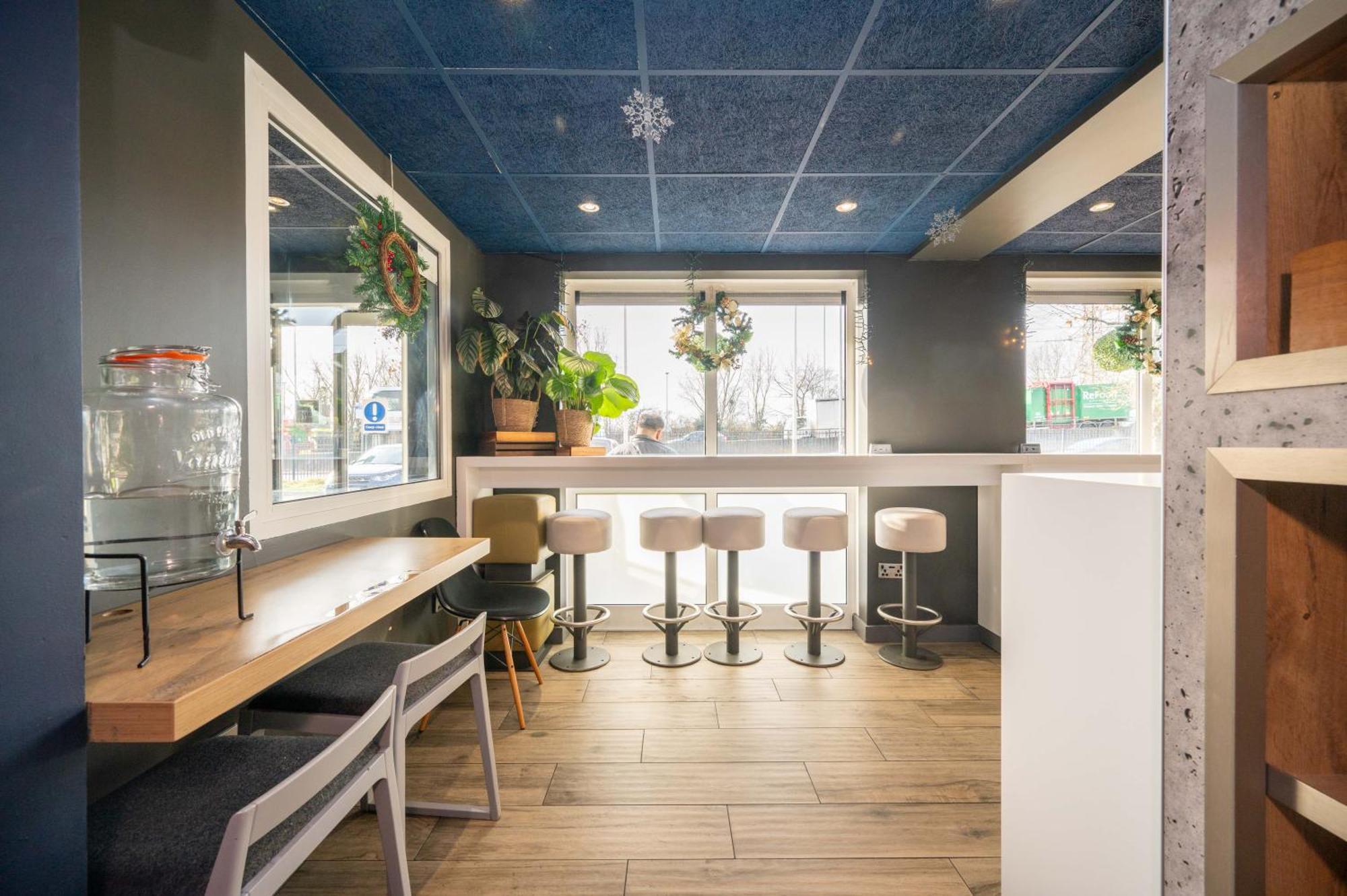 ברקינג Ibis Budget London Barking מראה חיצוני תמונה