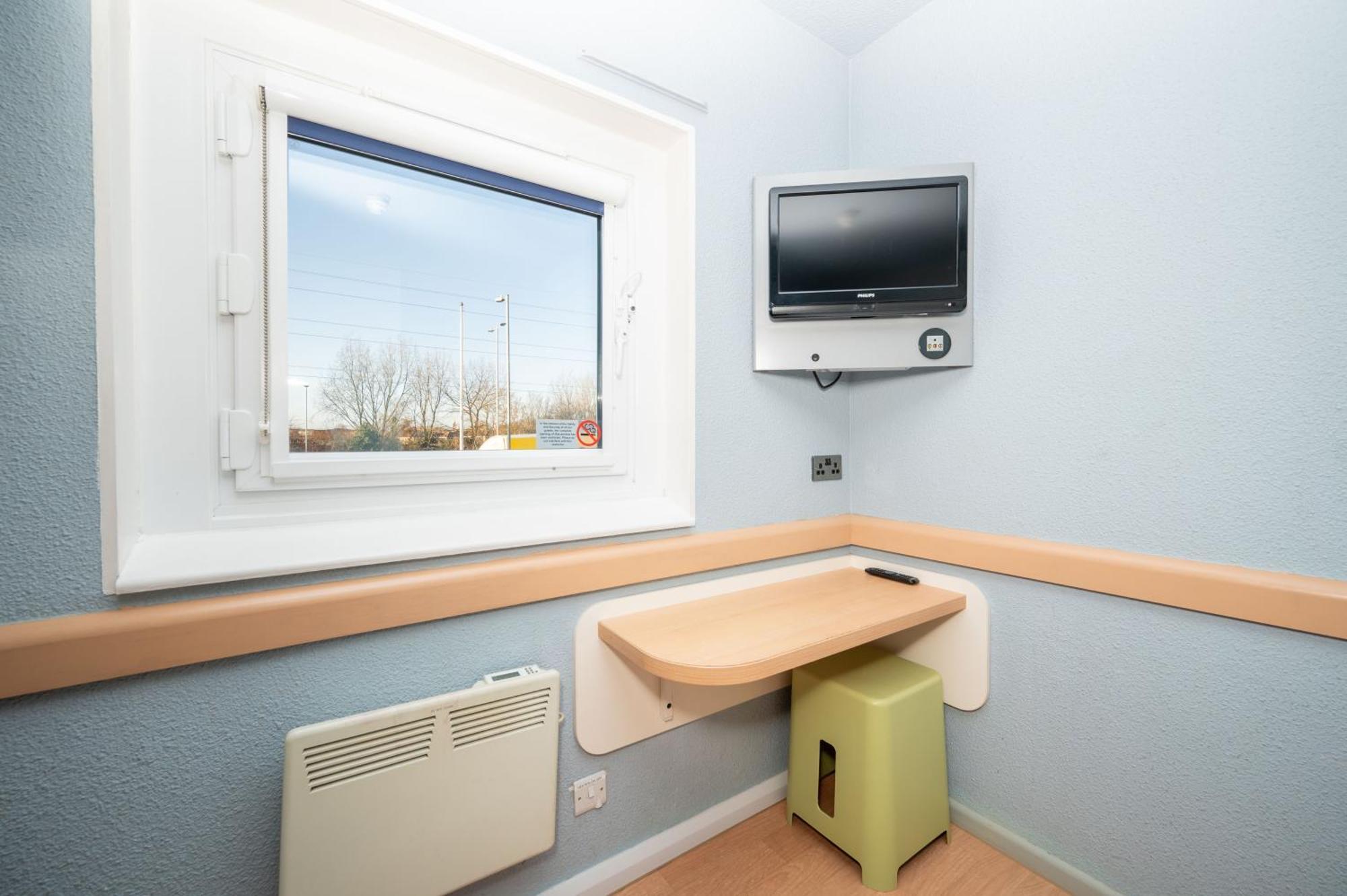ברקינג Ibis Budget London Barking מראה חיצוני תמונה