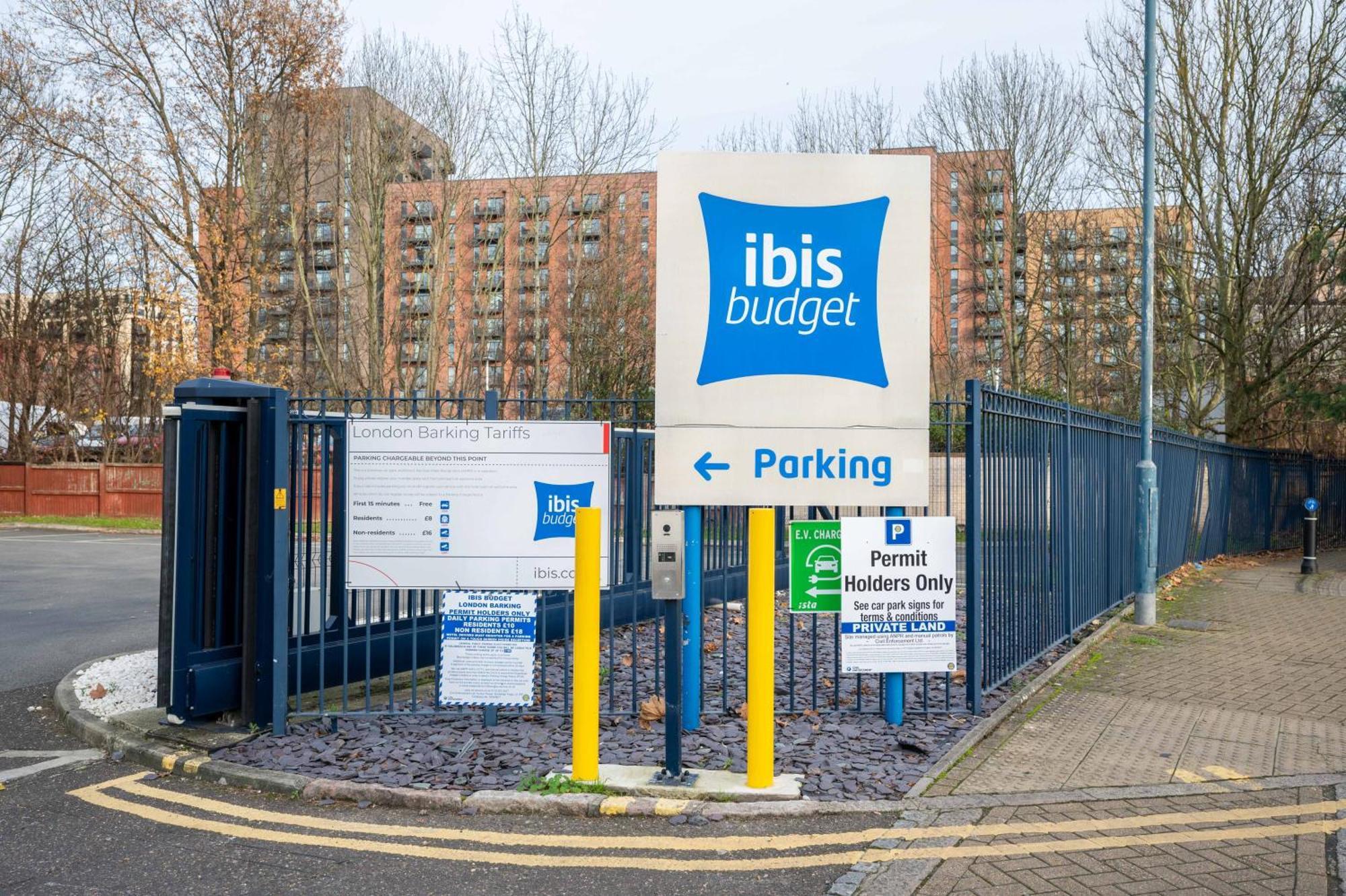 ברקינג Ibis Budget London Barking מראה חיצוני תמונה