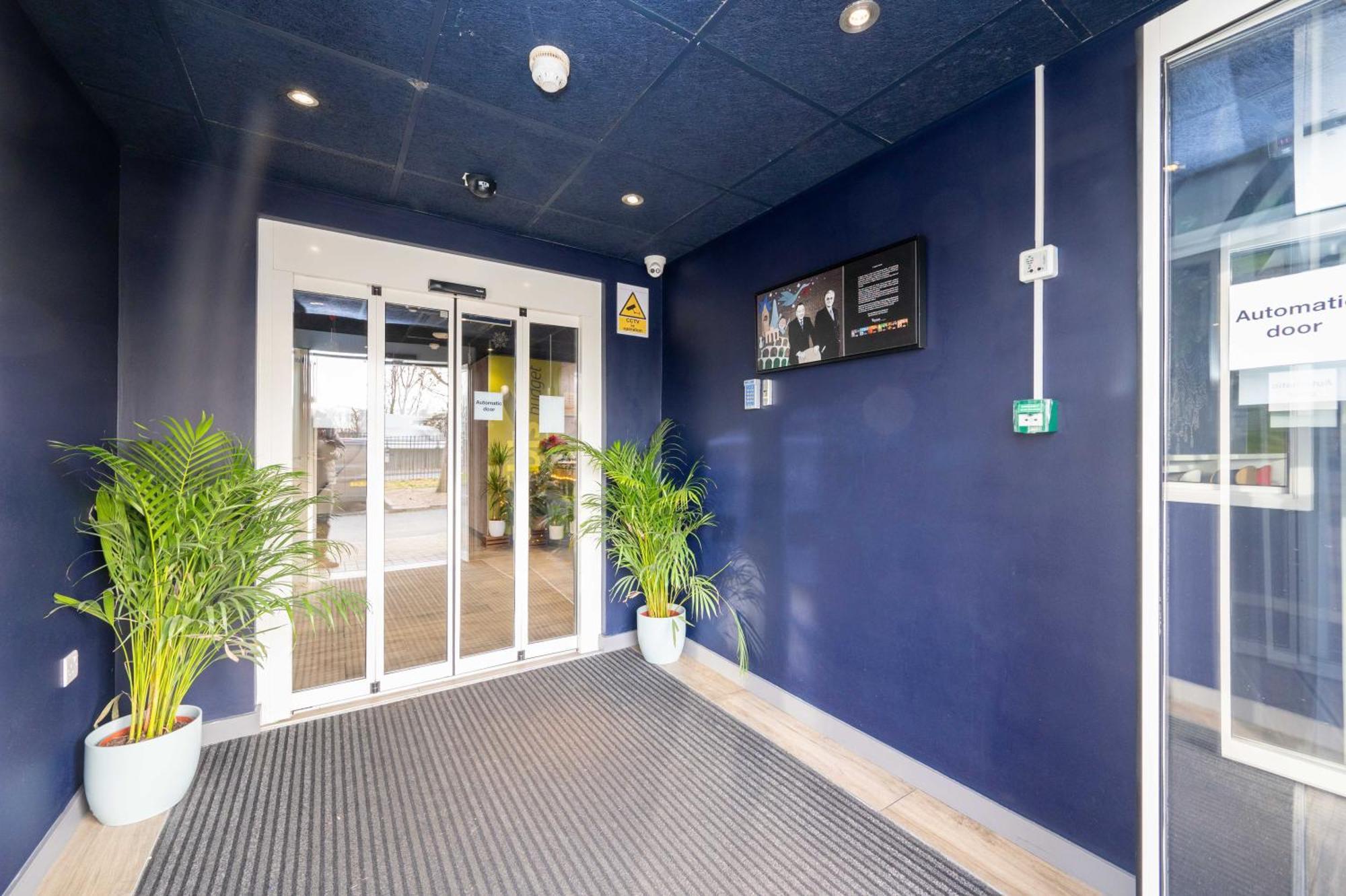 ברקינג Ibis Budget London Barking מראה חיצוני תמונה