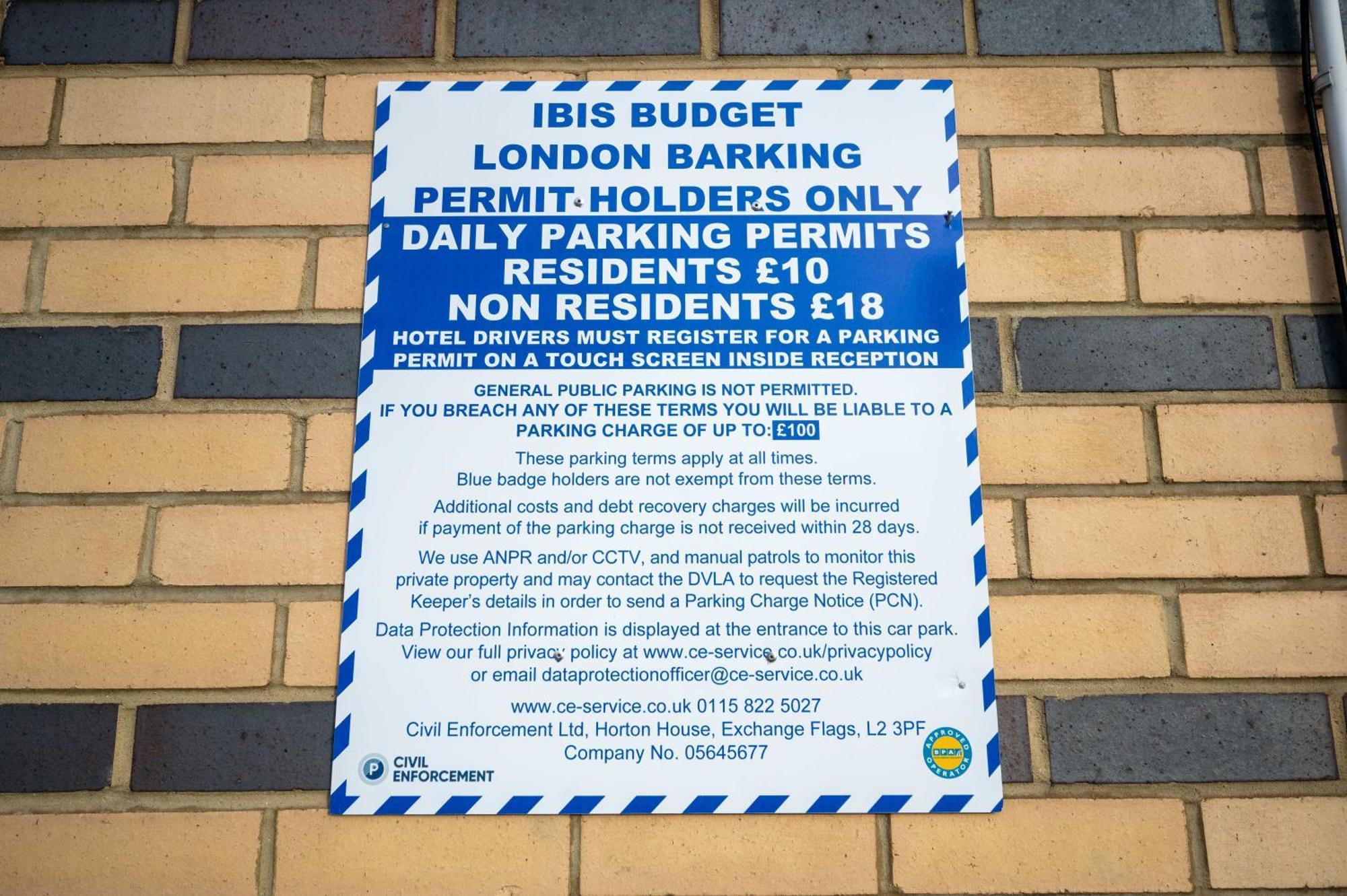 ברקינג Ibis Budget London Barking מראה חיצוני תמונה