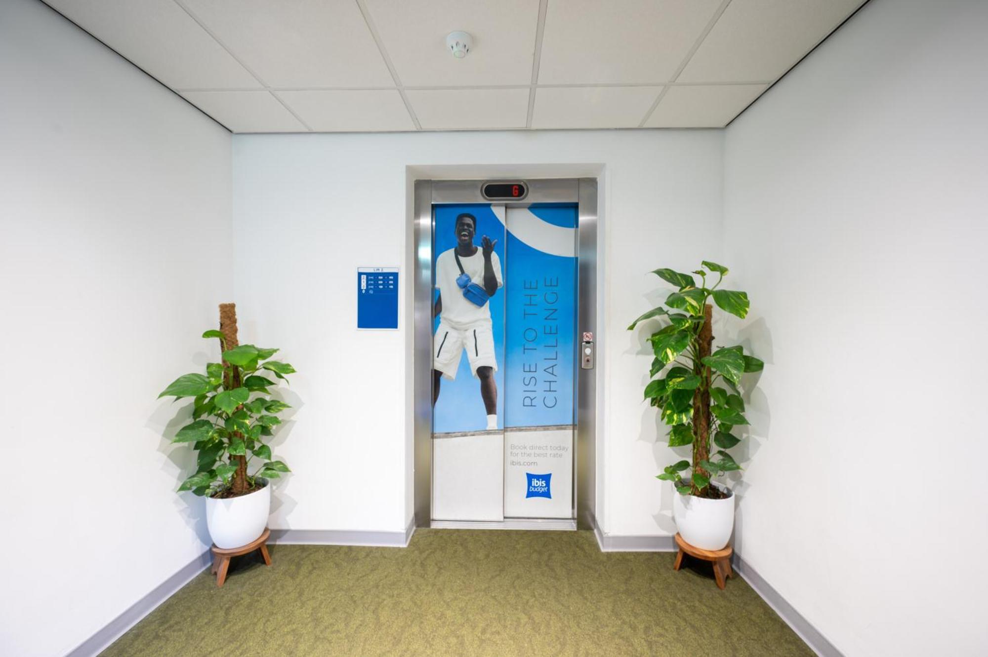 ברקינג Ibis Budget London Barking מראה חיצוני תמונה
