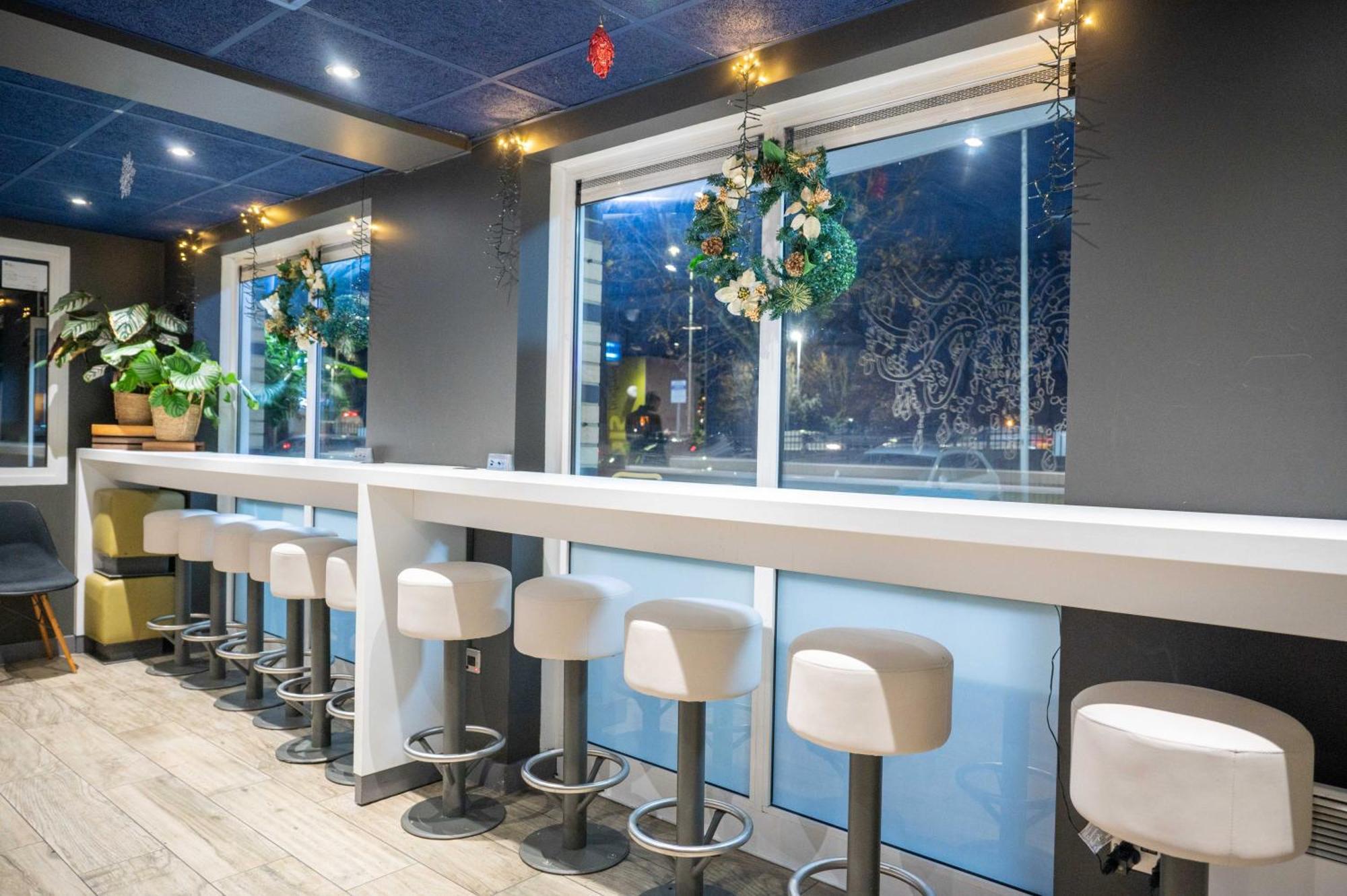 ברקינג Ibis Budget London Barking מראה חיצוני תמונה
